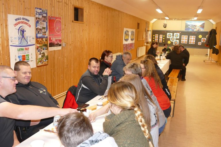 Abendessen im Vereinshaus – 3D Indoor 2019, Arrowclub Dudelange