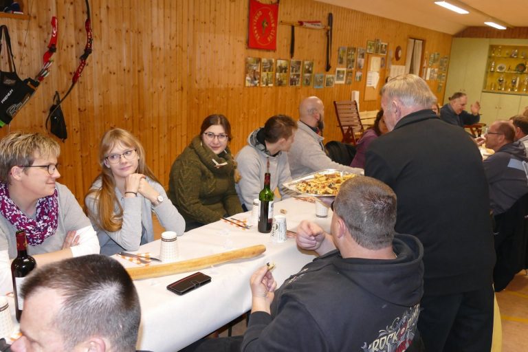 Abendessen im Vereinshaus – 3D Indoor 2019, Arrowclub Dudelange