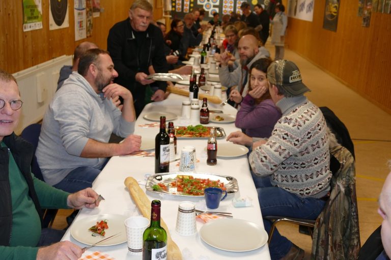 Abendessen im Vereinshaus – 3D Indoor 2019, Arrowclub Dudelange