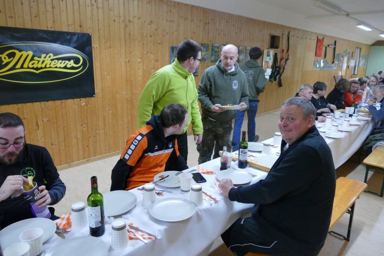Abendessen im Vereinshaus – 3D Indoor 2019, Arrowclub Dudelange