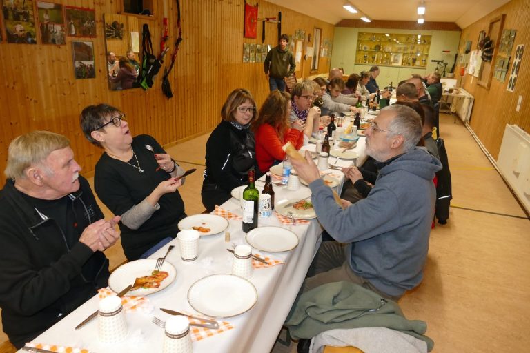 Abendessen im Vereinshaus – 3D Indoor 2019, Arrowclub Dudelange