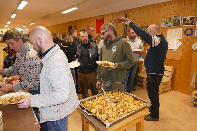 Abendessen im Vereinshaus – 3D Indoor 2019, Arrowclub Dudelange