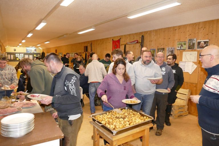 Abendessen im Vereinshaus – 3D Indoor 2019, Arrowclub Dudelange