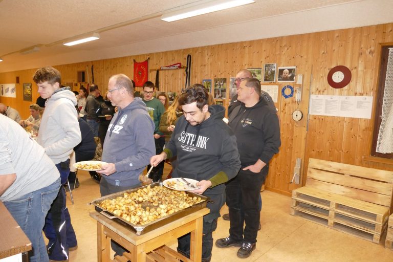 Abendessen im Vereinshaus – 3D Indoor 2019, Arrowclub Dudelange