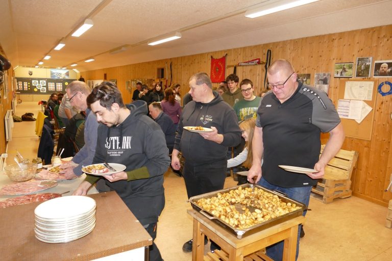 Abendessen im Vereinshaus – 3D Indoor 2019, Arrowclub Dudelange