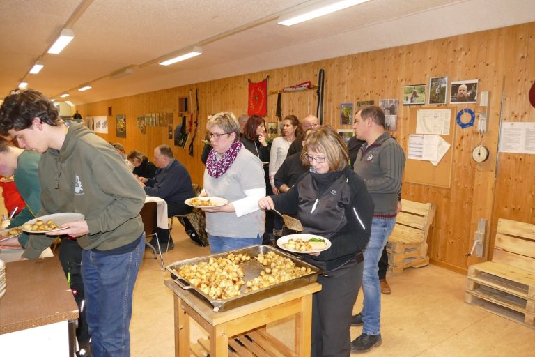 Abendessen im Vereinshaus – 3D Indoor 2019, Arrowclub Dudelange
