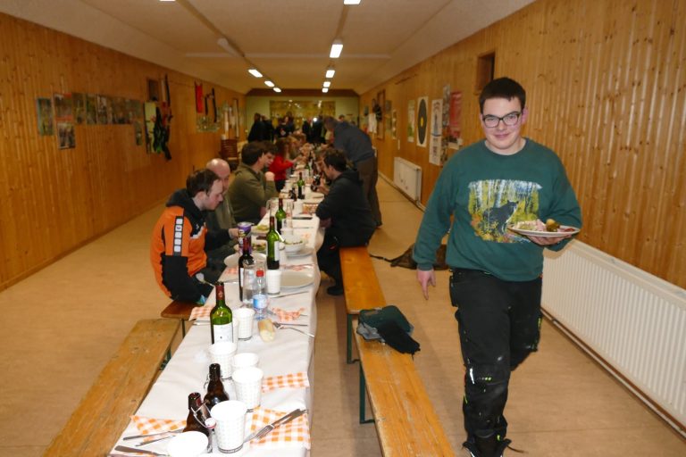 Abendessen im Vereinshaus – 3D Indoor 2019, Arrowclub Dudelange