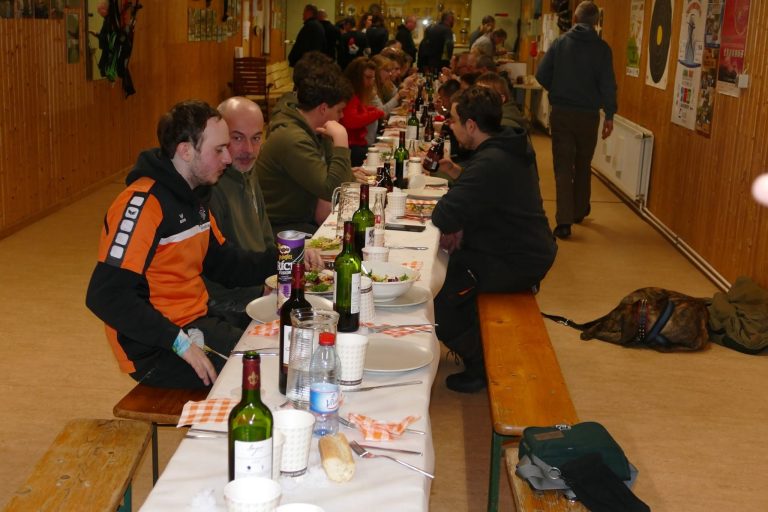Abendessen im Vereinshaus – 3D Indoor 2019, Arrowclub Dudelange