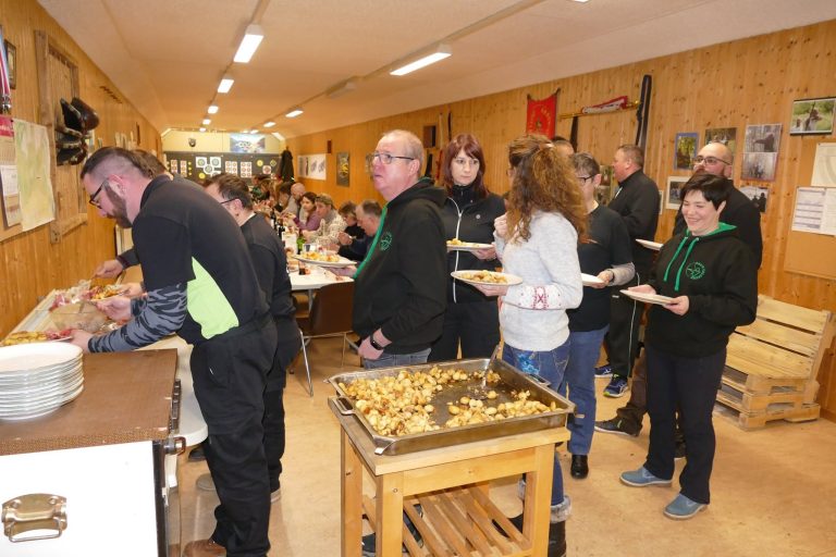Abendessen im Vereinshaus – 3D Indoor 2019, Arrowclub Dudelange