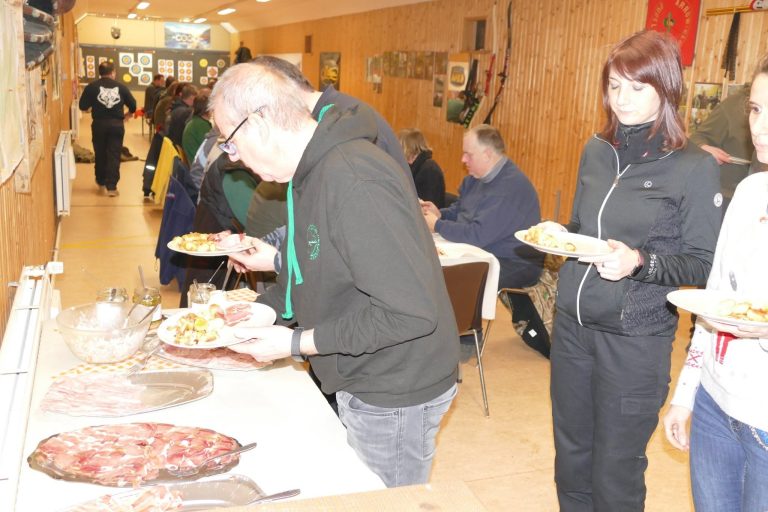Abendessen im Vereinshaus – 3D Indoor 2019, Arrowclub Dudelange